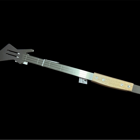 NWT DOLLY PARTON 18” GRILL SPATULA AND TONGS IN THE SHAPE OF GUITAR. GREAT GIFT - Picture 4 of 5